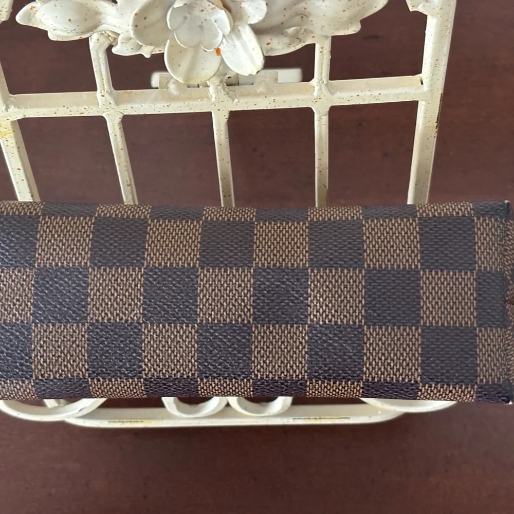 Louis Vuitton Damier Ebene Pouchette. Originally purchased from Jebwa. - Picture 5 of 7